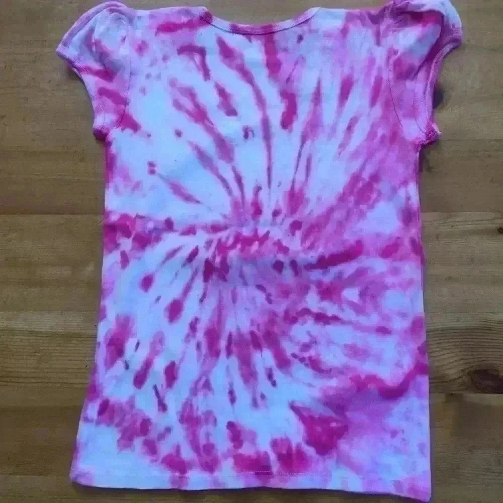 New! Olaf handmade tie dye T-shirt.